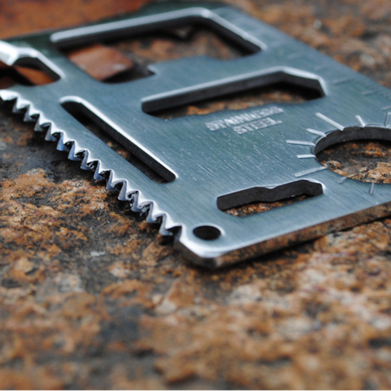 Carta di credito per attrezzi  - Multitool Credit Card recensione e prezzo